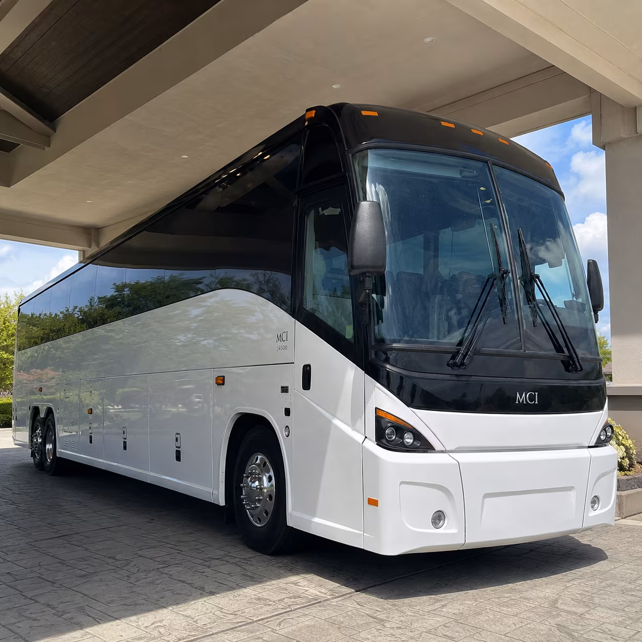 charter buses to american airlines center and dos equis pavilion in dallas